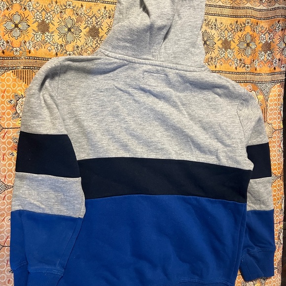 5 pc hoodie and sweatpant set and shirt size 5t - Picture 3 of 12